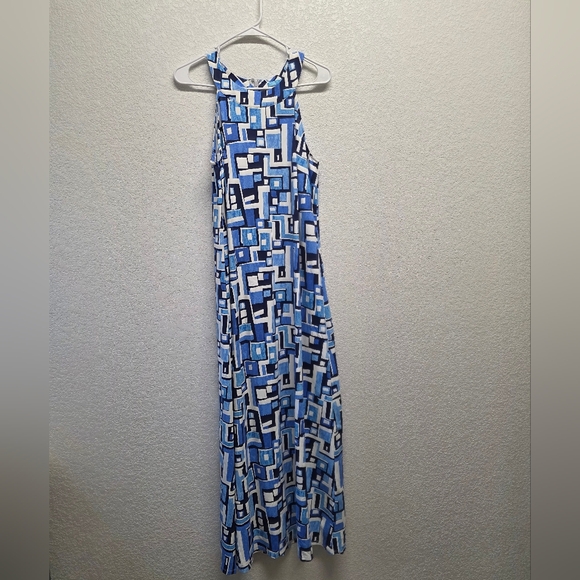 J. McLaughlin Dresses & Skirts - J. McLaughlin Blue and White Patterned Maxi Dress Size Large